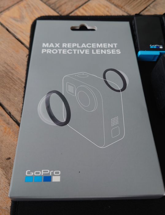 GoPro MAX 360 set baterii-încărcător, lentile protecție - CLUJ-NAPOCA