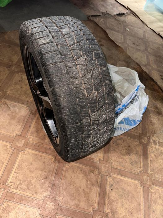 Продам.Диски вместе с резиной (липучка)