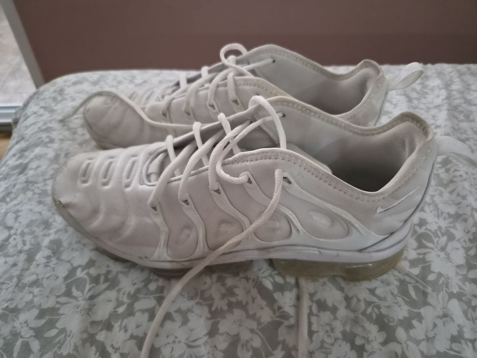 Продавам маратонки Nike Vapor Max Plus.