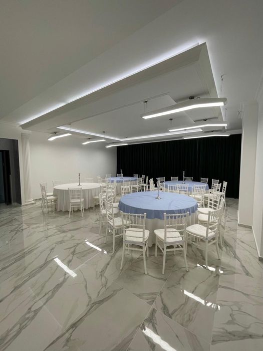 Inchiriez spatiu comercial zona Clujana 123mp