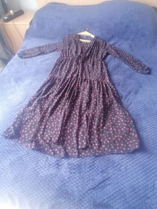 Продам красивое платье размер 48-50