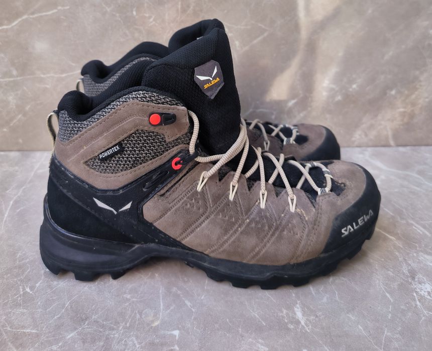Salewa номер 38,1/2 Дамски обувки