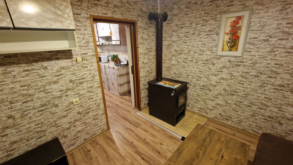 Дава се под наем Четиристаен апартамент в Търговище, Център - 105 кв.м за 249.9 € - Снимка #1