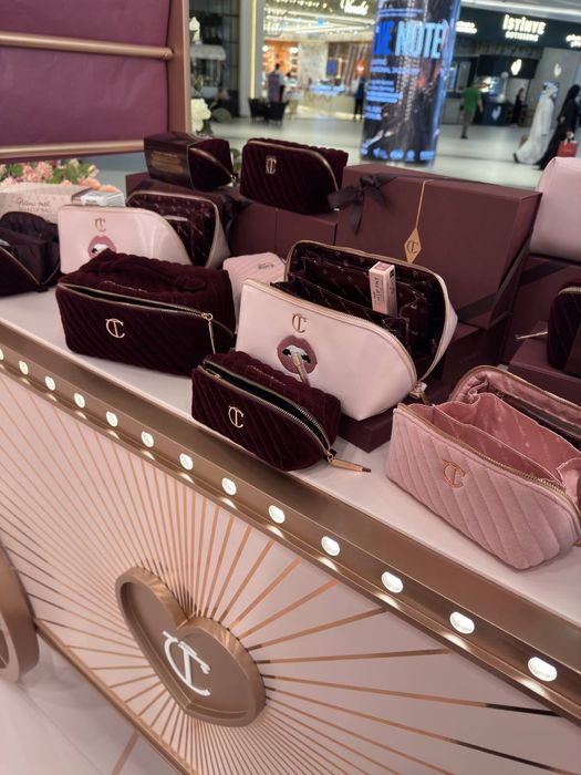 Charlotte Tilbury оригинал косметичка