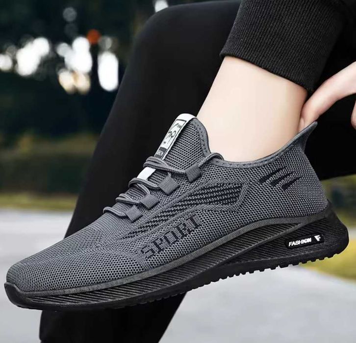Adidasi sport - Design ușor și confortabil, ideal pentru orice ocazie!