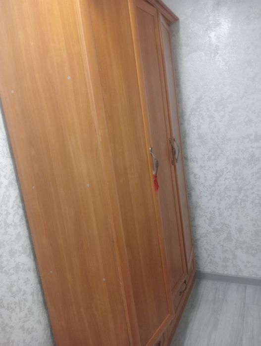 Продается шкаф трёх дверные