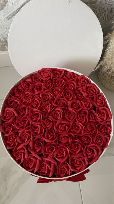 Декоративни 56 рози