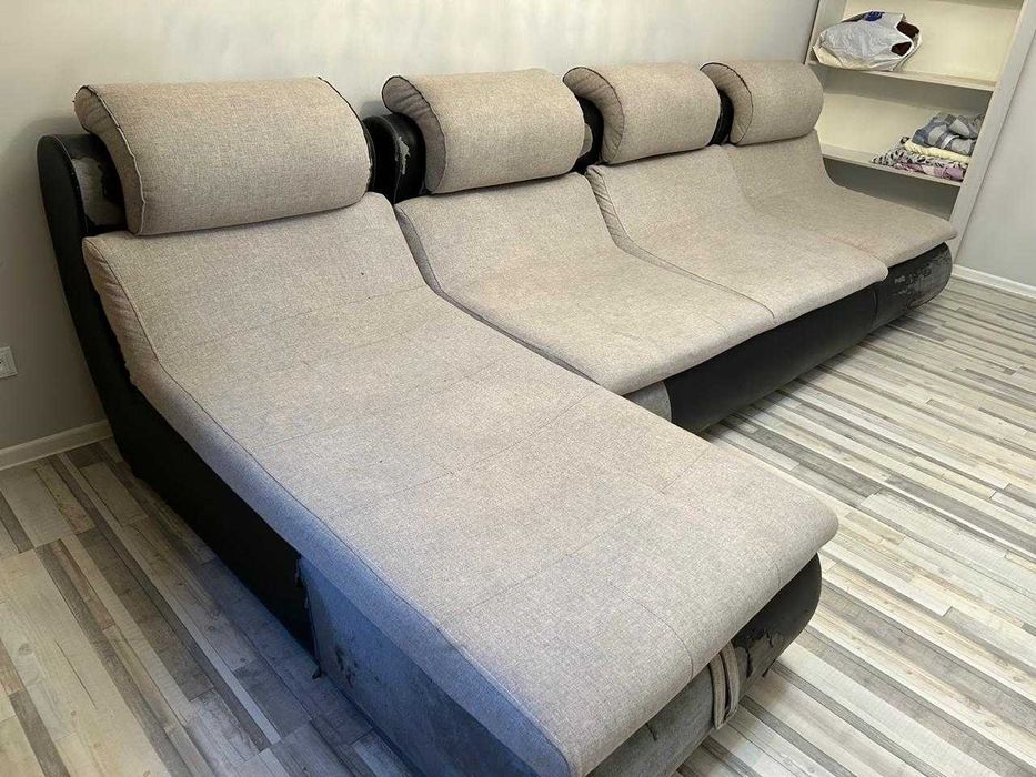 Диван отдам бесплатно.