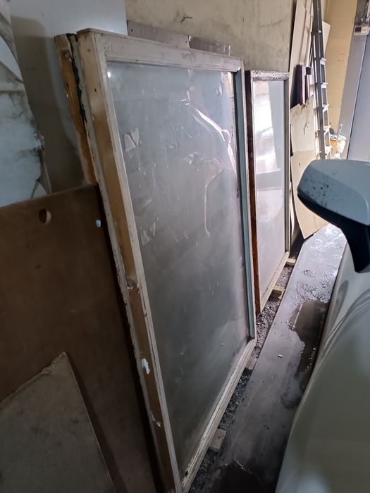 Рамы оконные 2 шт