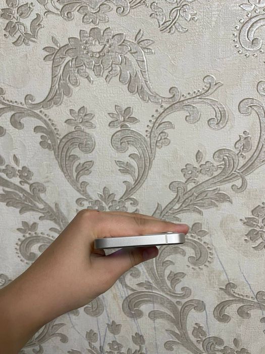 iPhone 12 128/77 все работает