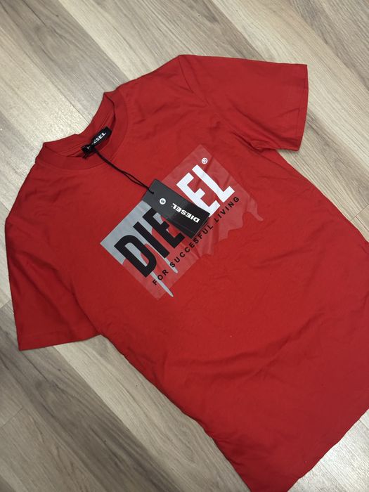 Тениска Diesel Червена и бяла