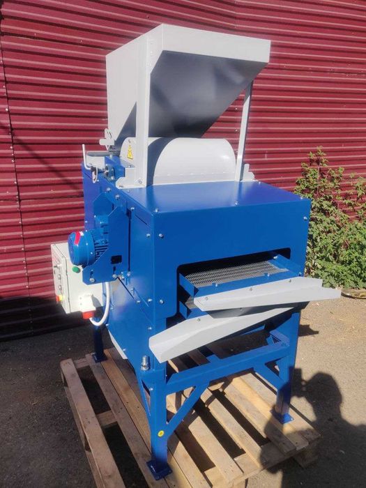 Машина за почистване на зърно UKS зърночистачка