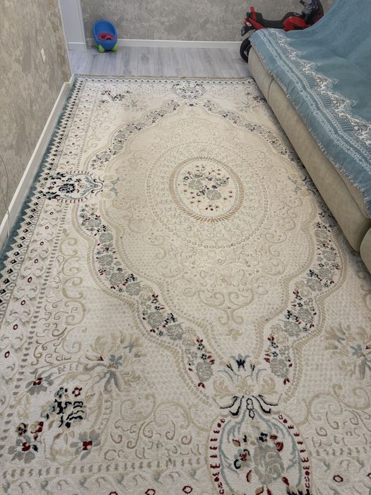 Продам ковёр в хорошем состоянии