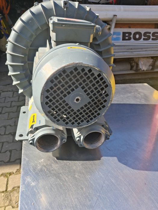 Vând suflanta de aier de 2.2kw