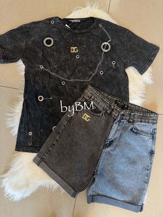 Set 2 piese dama

Blugi: 34 36 38 40 42 44 46 48 
34-XS 
36-S
38 - S
40- M
42-M
44-L
46-L
48-XL 

Tricou: S S M M L L XL XL

240 lei