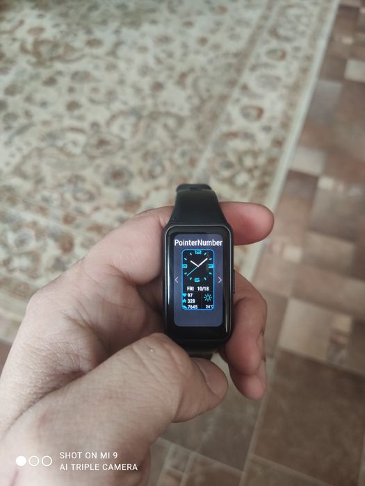 Продам оригинал смарт часы Huawei Band