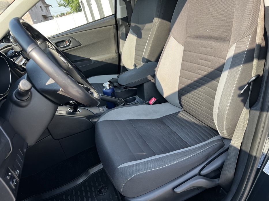 Toyota auris 2015 1.8 hybrid