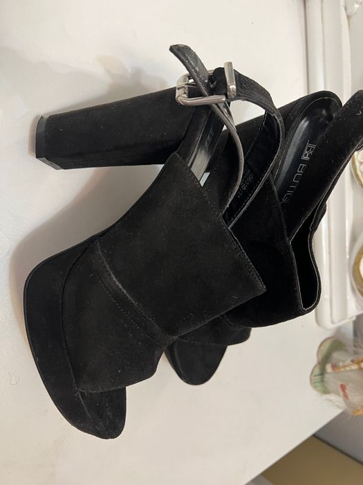 Босоножки женские