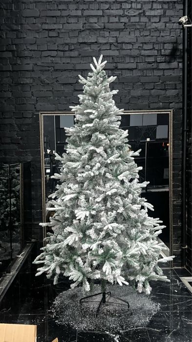 Продам елку новая