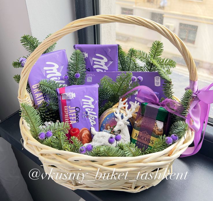 Подарочные сладкие  корзины /новогодние корзины