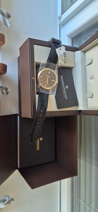 Baume and Mercier - розово злато и стомана, чисто нов