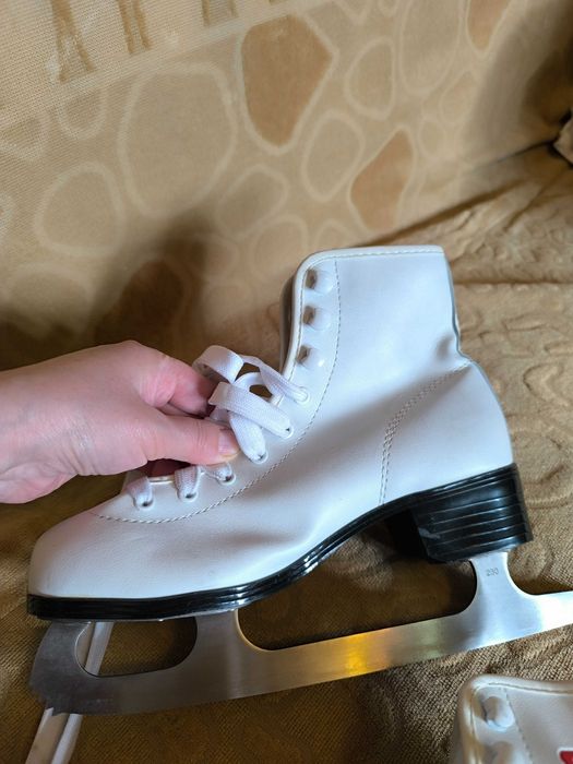 Продам коньки полупрофессиональные