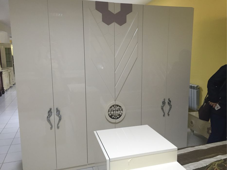 Спальный гарнитур