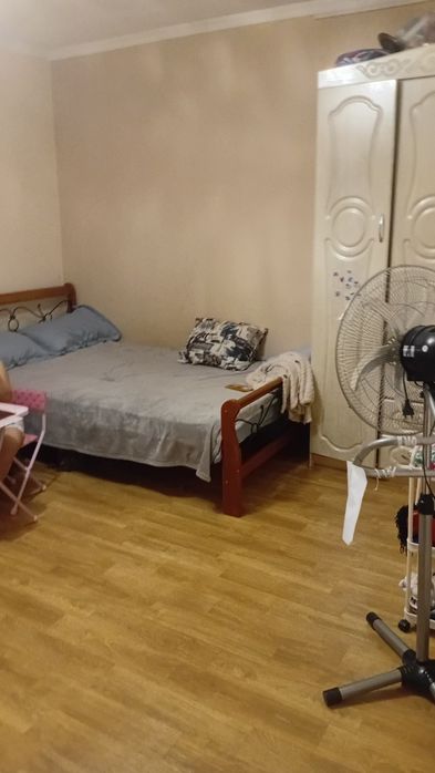 Продам пол дома 5-комнат