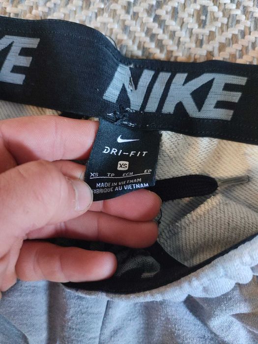 Pantaloni Nike DRI-FIT marimea XS