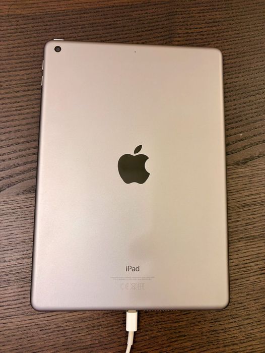 iPad 10, 6th Generation, 32GB, Състояние: Като нов