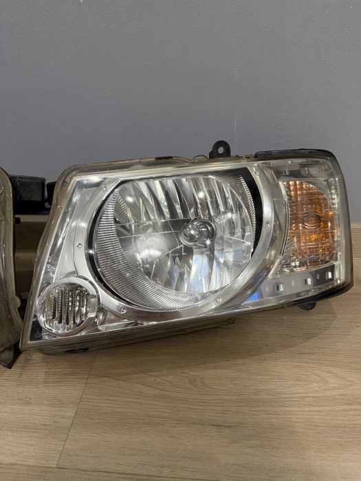 Фары на Nissan Patrol y61