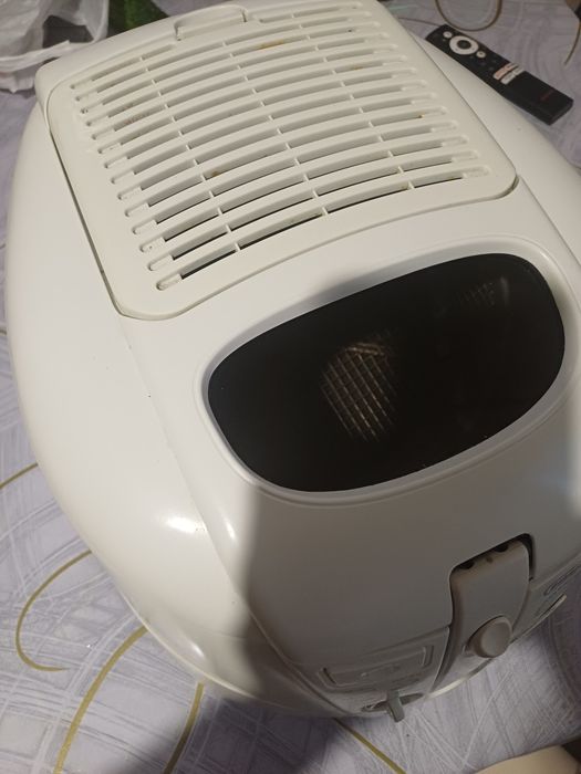 Продам фритюрнцу Delonghi