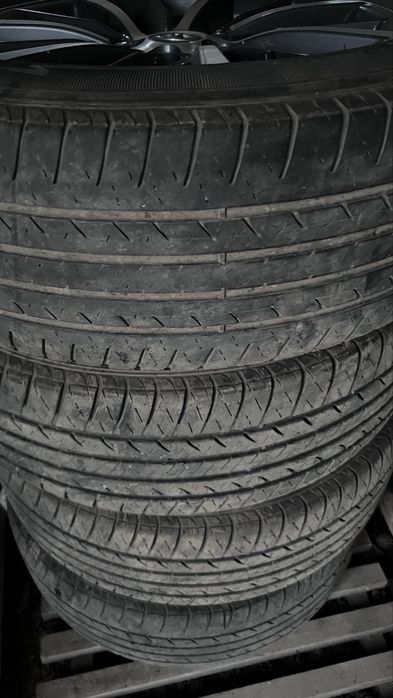245/60 r18 продам резину комплект с дисками