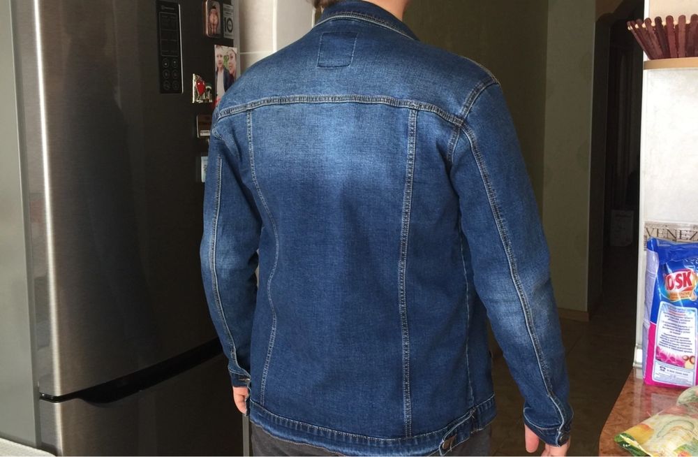 Джинсовая куртка (почти новая)