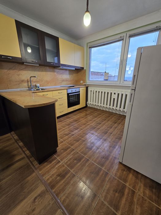 Дава се под наем Тристаен апартамент в София, Стрелбище - 95 кв.м за 648.21 € - Снимка #2