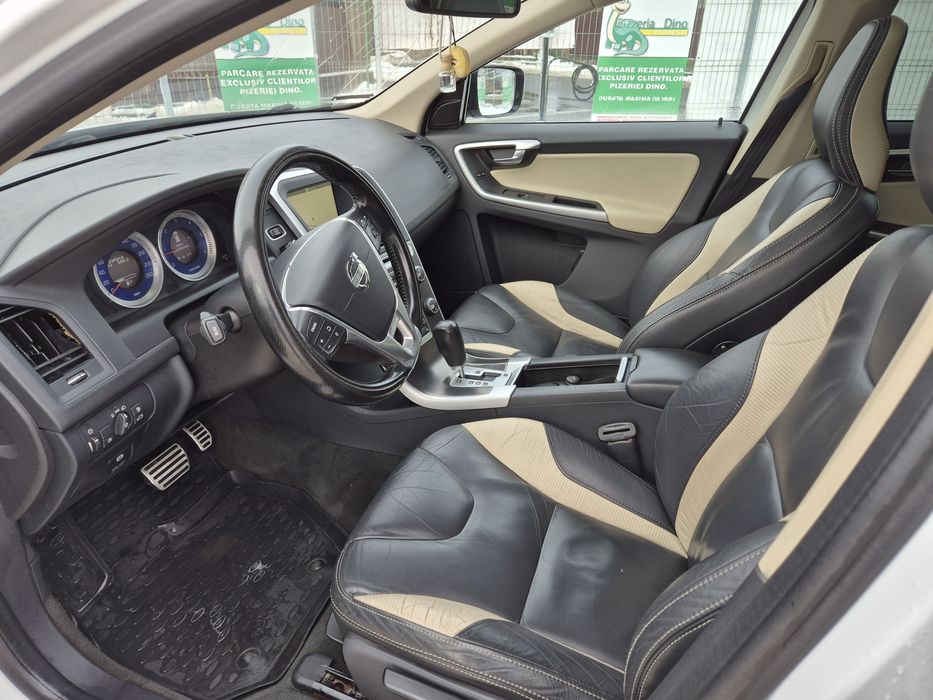 Volvo XC60 R-Design 2012 4x4 2.4 Diesel automat