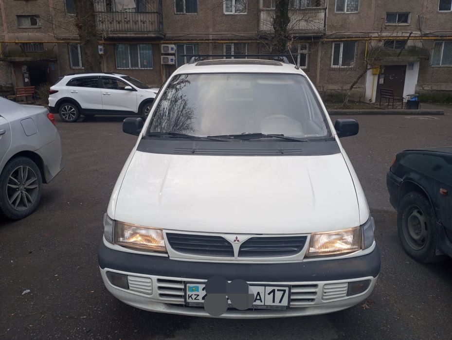 Продаёться мицубиси спейс рунер