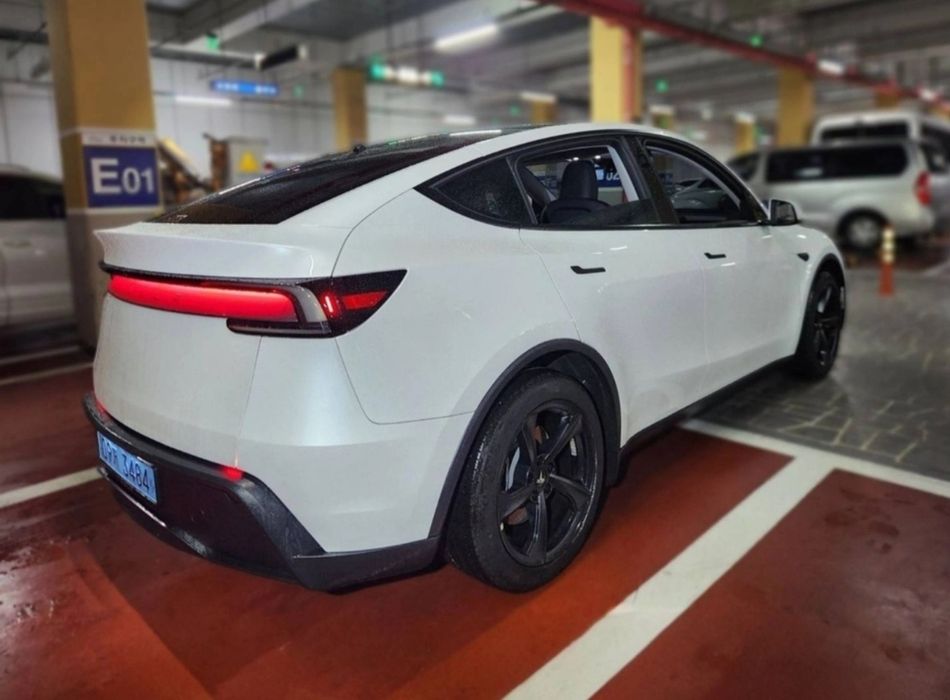 Tesla Model Y Rwd