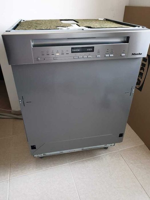 XXL Съдомиялна Miele - Auto Open - 14 Комплекта - Частично Вграждане