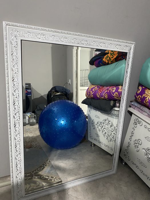 Зеркало белая современная