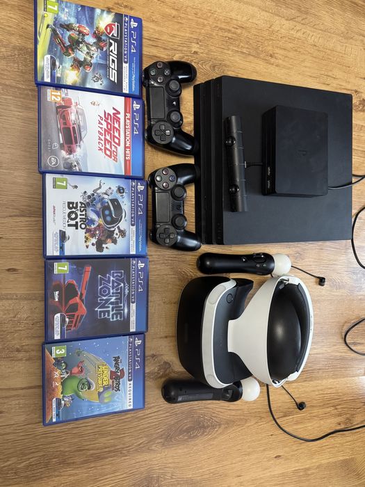 PS 4 cu 2 manete + VR cu 2 manete+ 5 jocuri