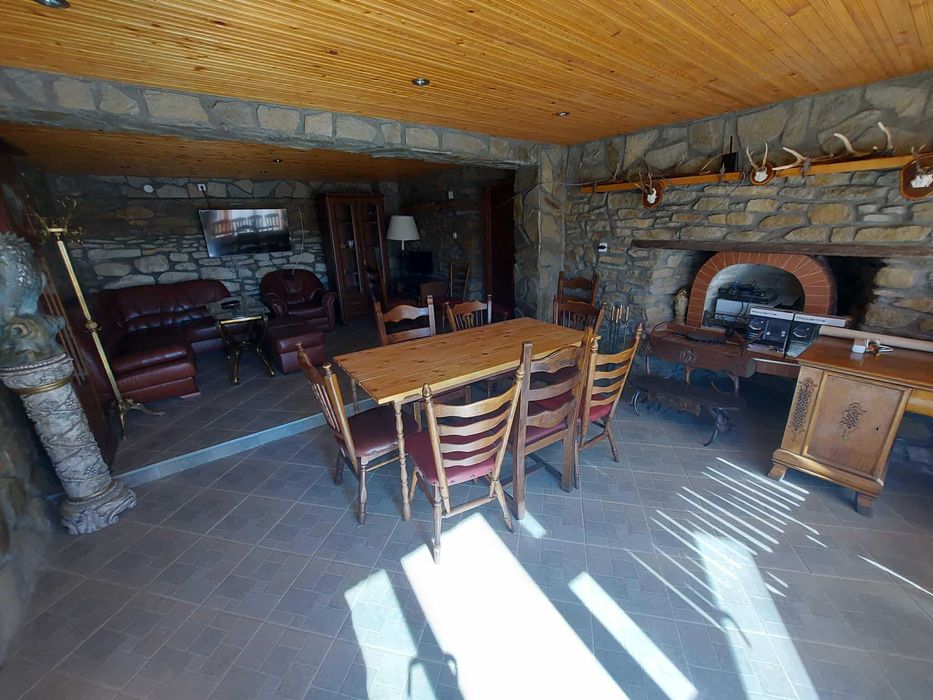 Двуетажна къща, с. Момино