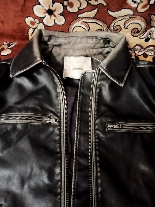 Мужская кожаная куртка "Bershka"