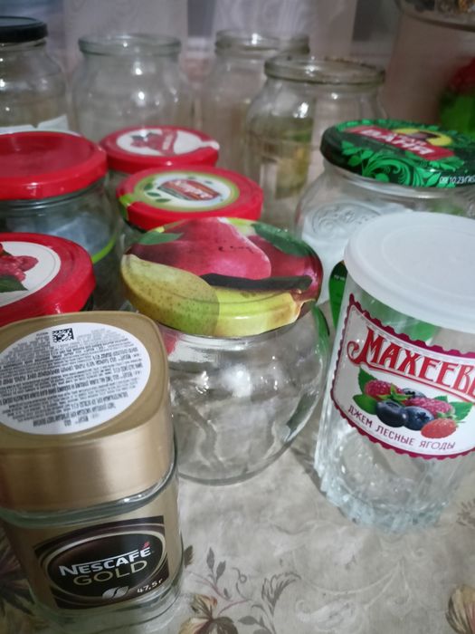 Банки и пластиковые тазики