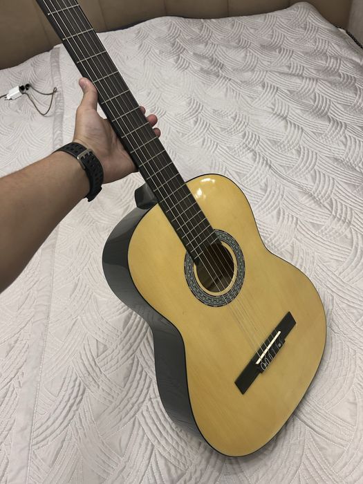 Гитара Agnetha в хорошем состоянии