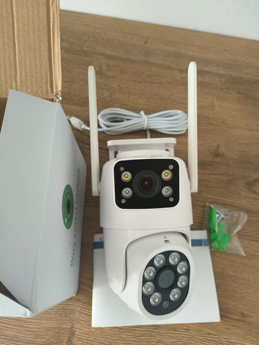 Camera supraveghere duală