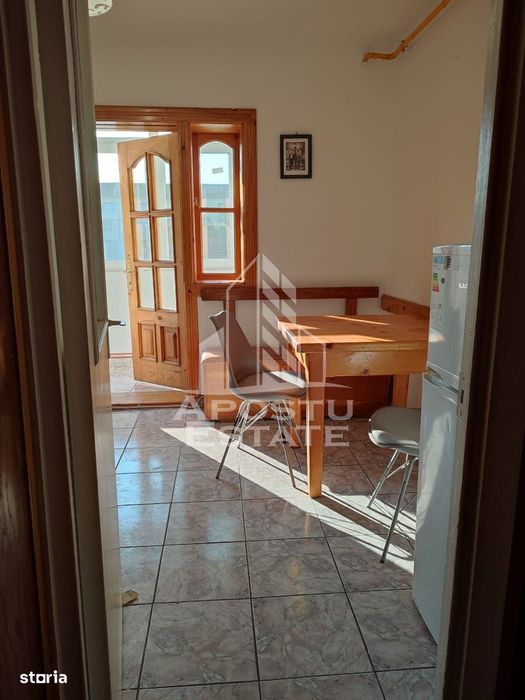 Apartament cu 2 camere de închiriat- centrala proprie, zona Lipovei