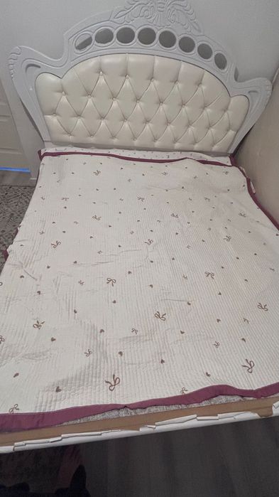 Двухспальный кровать