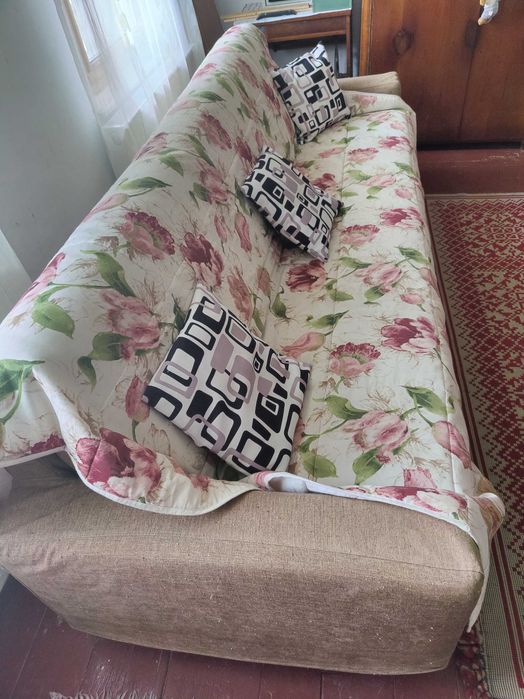 Canapea și 2 fotolii din piele naturală – aproape noi