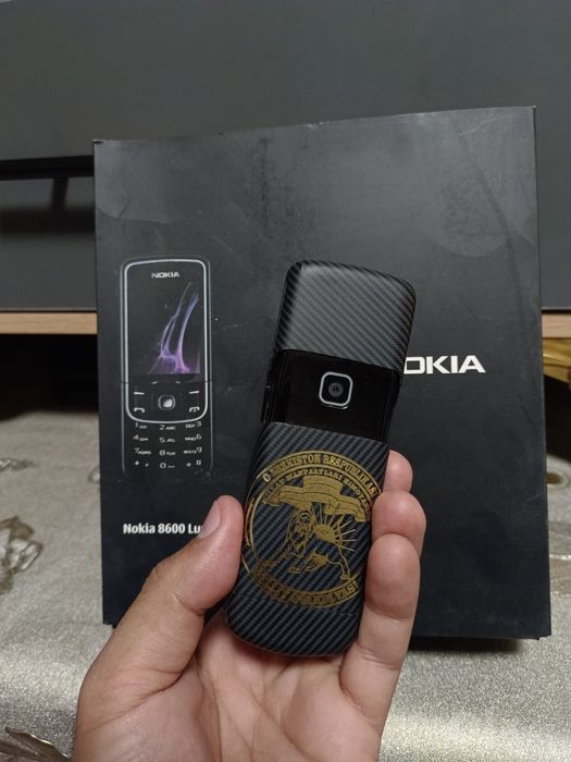 Nokia 8600 luna original holati ideal bron plyonka urilgan yangi